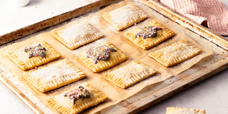 Pop-Tarts Bowl going international: Edible mascots headed to Ireland for Iowa State vs. Kansas State opener – CBS Sports