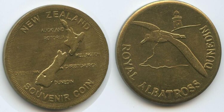 Tourist coins pose giant problem at N. Ireland’s famous causeway site – Inquirer.net