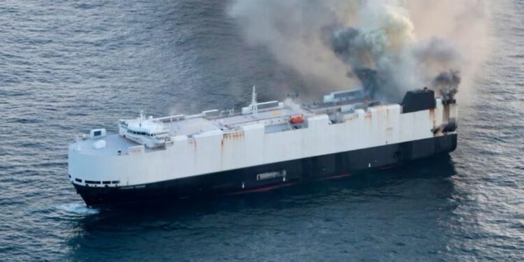 Drifting container ship fixed after tow back to Iceland – Tradewinds News