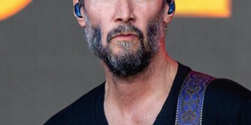 Phases of Magmatism and Tectonics Along the Madagascar-Comoros Volcanic Chain, and Synchronous Changes in the Kinematics of the Lwandle and Somalia Plates – AGU Publications