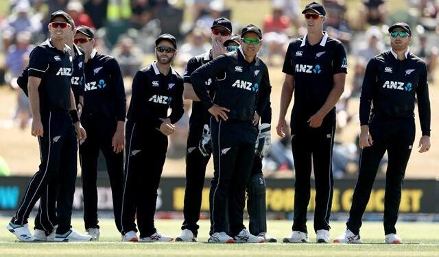 New Zealand bring in O’Rourke and Foulkes, and opt to field first – ESPN