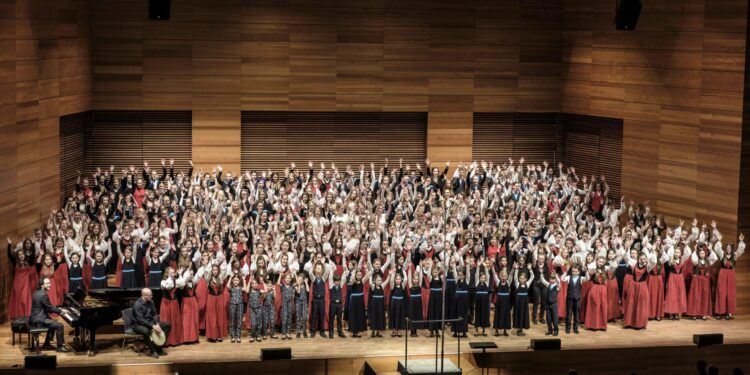 Thousands of voices unite in song at traditional choir festival celebrating Estonia’s culture – AP News