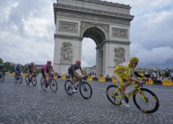 Slovenian rider Tadej Pogačar wins the Tour de France for the fourth time – kaaltv.com