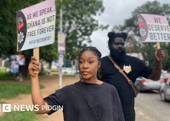 Ghana protest against Nigeria: Foreign ministers say ‘no cause for alarm’ – BBC