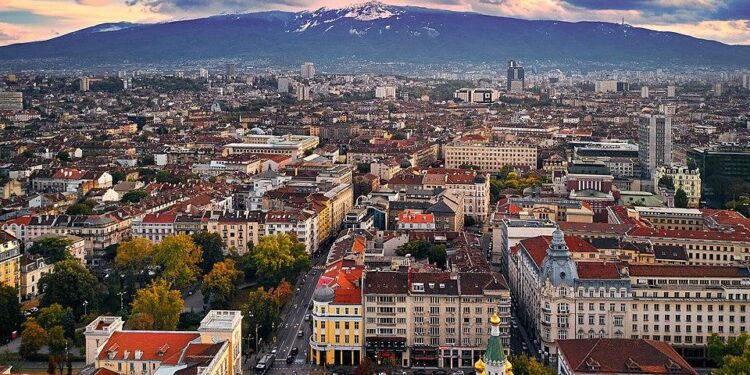 Bulgaria on track to add 1.5 GW of solar power by mid-2026 – Balkan Green Energy News