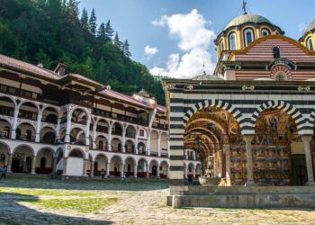 Bulgaria is close to joining the euro currency but faces disinformation and fear – AP News