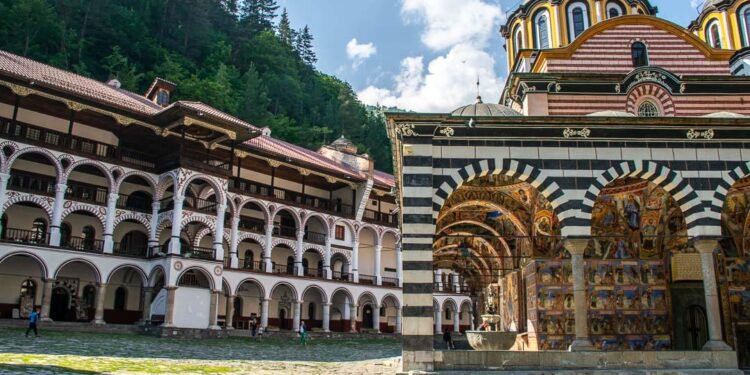 Bulgaria is close to joining the euro currency but faces disinformation and fear – AP News