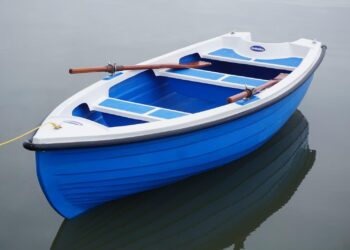 Boat grounded at Kewalo Basin as high surf wreaks havoc – Honolulu Star-Advertiser