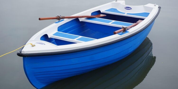 Boat grounded at Kewalo Basin as high surf wreaks havoc – Honolulu Star-Advertiser