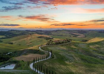 There Are Only 12 Wineries in This Country, and It’s Still Worth a Wine Trip – Food & Wine