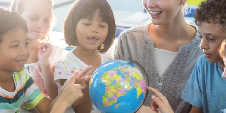 UNK alum Jairo Montenegro embraces life as an international teacher and traveler – UNK News