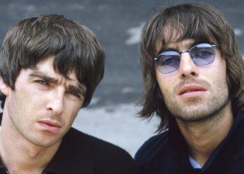Liam Gallagher says he’s the “soberest” he’s ever been in Ireland as Oasis kick off Dublin shows – NME