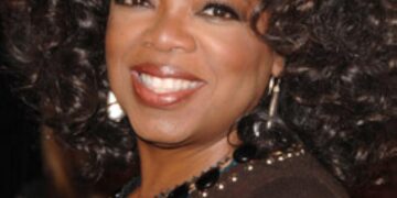 Oprah Winfrey Responds to Claims Private Road Closed During Hawaii Tsunami – Newsweek