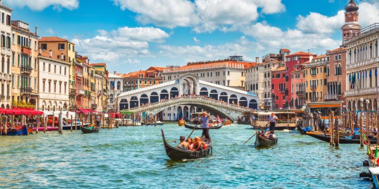 An Insider’s Guide to Venice, Italy – Who What Wear