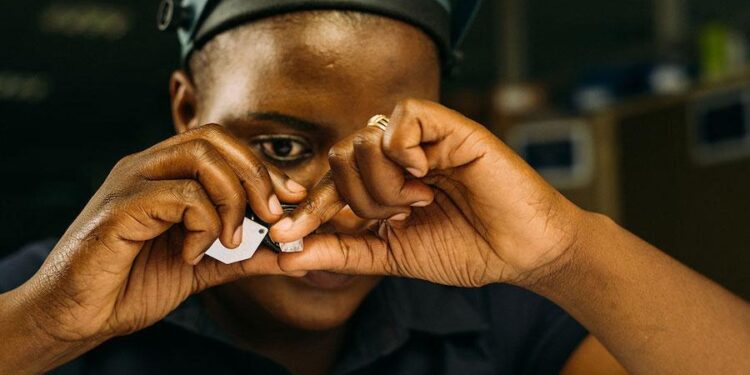 Diamond Slump: S&P Cuts Botswana Credit Rating – IDEX Online