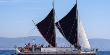 Hōkūleʻa, Hikianalia arrive in Cook Islands — marking first time since 1992 – Kauai Now