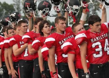 High school athletes on remote island surprised with $5K donation – Good Morning America