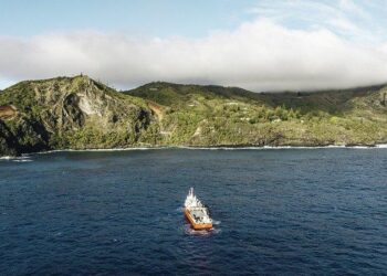 Pitcairn Islands Marine Reserve Receives Prestigious Marine Conservation Institute Award – The Pew Charitable Trusts