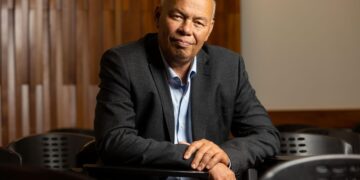 Sir Collin Tukuitonga becomes first knighted professor from Niue – auckland.ac.nz