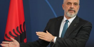 Albanian prime minister jokes about Trump in front of Macron and Aliyev – RBC-Ukraine