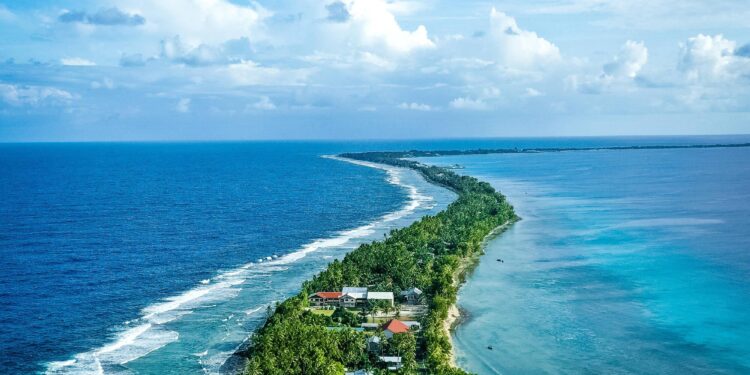 Tuvalu – ArcGIS StoryMaps