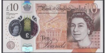 Pound on track for worst week since January as UK wage growth falls to four-year low – as it happened – The Guardian