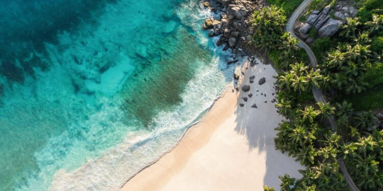 Cheval Blanc Seychelles is tailor-made for the fly-and-flop set – wallpaper.com