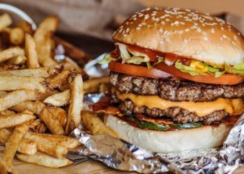Five Guys finally confirms open date, ready to beef up Prague food scene – Expats.cz