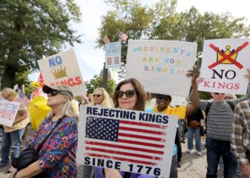 Photos show ‘No Kings’ rallies against Trump across the US and in Europe – AP News