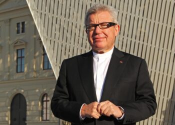 Daniel Libeskind unveils Sekyra Flowers for first project in Czech Republic – Dezeen