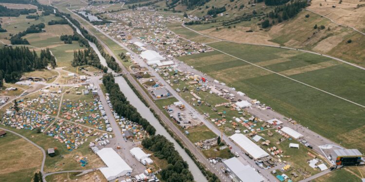 Bula and Barrels: A Bucket List Surf Trip to Fiji – SURFER Magazine