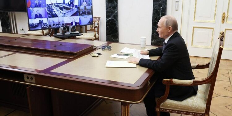 Huge blow for Putin’s war machine as UK sanctions Russian oil – GOV.UK