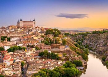 We moved to Spain before having kids. It was the best thing we did for our marriage. – businessinsider.com