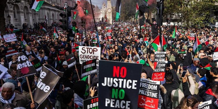 Pro-Palestinian protesters march to stadium before Norway’s 5-0 World Cup qualifying win over Israel – CNN