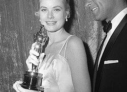 Grace Kelly at Home: 15 Photos of the Oscar-Winning Princess’s Life, From Philadelphia to Monaco – Architectural Digest