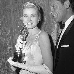 Grace Kelly at Home: 15 Photos of the Oscar-Winning Princess’s Life, From Philadelphia to Monaco – Architectural Digest