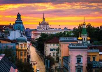 Bulgaria: Social Security Hikes Could Threaten Private-Sector Jobs, Deficit at Risk – Novinite.com