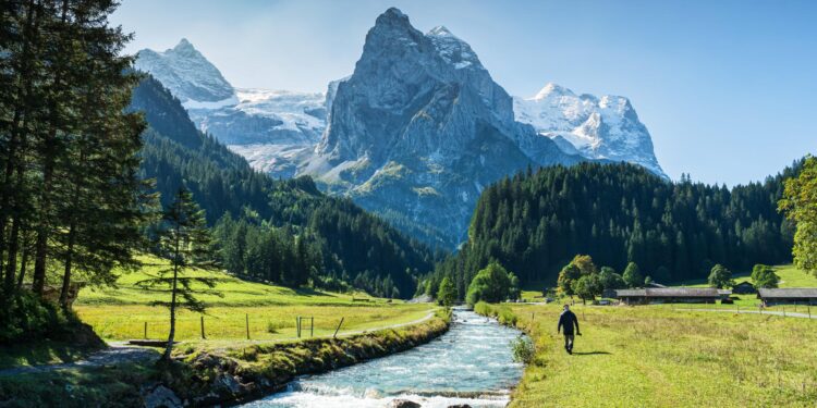 Switzerland’s climate researchers reveal the emotional side of science – SWI swissinfo.ch