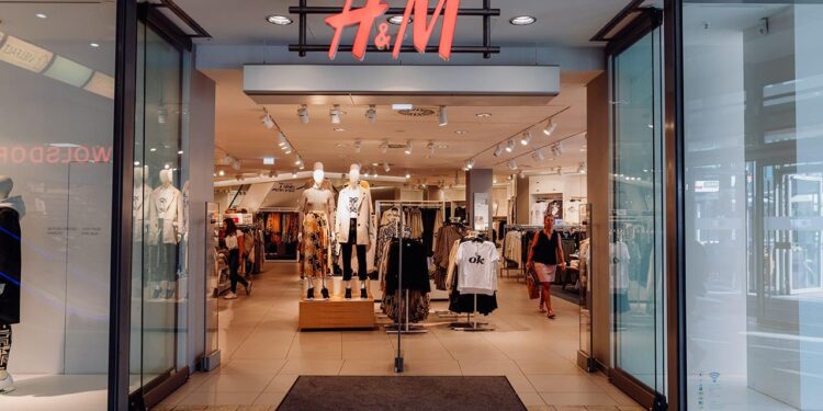 H&M and Perfect Moment launch après-ski collaboration – FashionNetwork.com