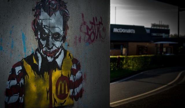 Black McDonald’s operators host turkey giveaway, feed thousands across Chicago area on West Madison Street – ABC7 Chicago