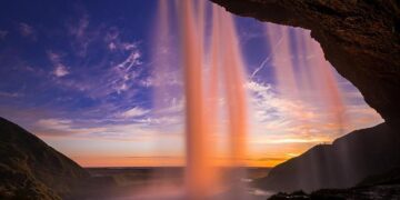 Day One: Iceland Airwaves 2025 Reykjavík Grapevine Coverage – The Reykjavik Grapevine