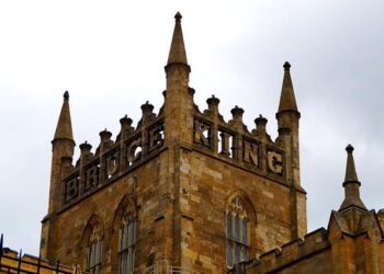 Robert Irwin’s Hollywood Spell: Family Fears He Will Never Return to Australia Zoo – International Business Times UK