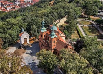 Petrino Entering Rare Air Beside Chad Morris Is Last Straw as Illusion Goes Up in Smoke – Best of Arkansas Sports