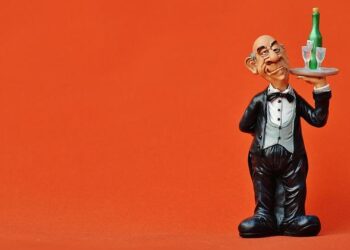 Gerard Butler Faces the Post-Apocalypse in Explosive New Footage from Long-Awaited Action Sequel – MovieWeb