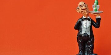 Gerard Butler Faces the Post-Apocalypse in Explosive New Footage from Long-Awaited Action Sequel – MovieWeb