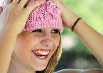 12-Year-Old Girl Wins Teahupo’o Trials, Qualifies for Championship Tour Event – The Inertia