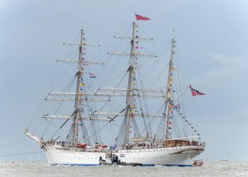 In the depths of the ocean, a new contest between the US and China emerges – The Guardian