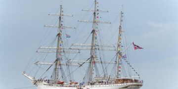 In the depths of the ocean, a new contest between the US and China emerges – The Guardian