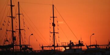 ‘Shadow ship’ stopped! Finland seizes vessel suspected of damaging underwater telecom cable – TVP World