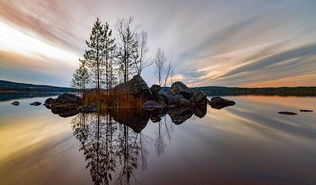 Sweden holds off Czechia to win first World Junior gold since 2012, Canada takes bronze – The Athletic – The New York Times